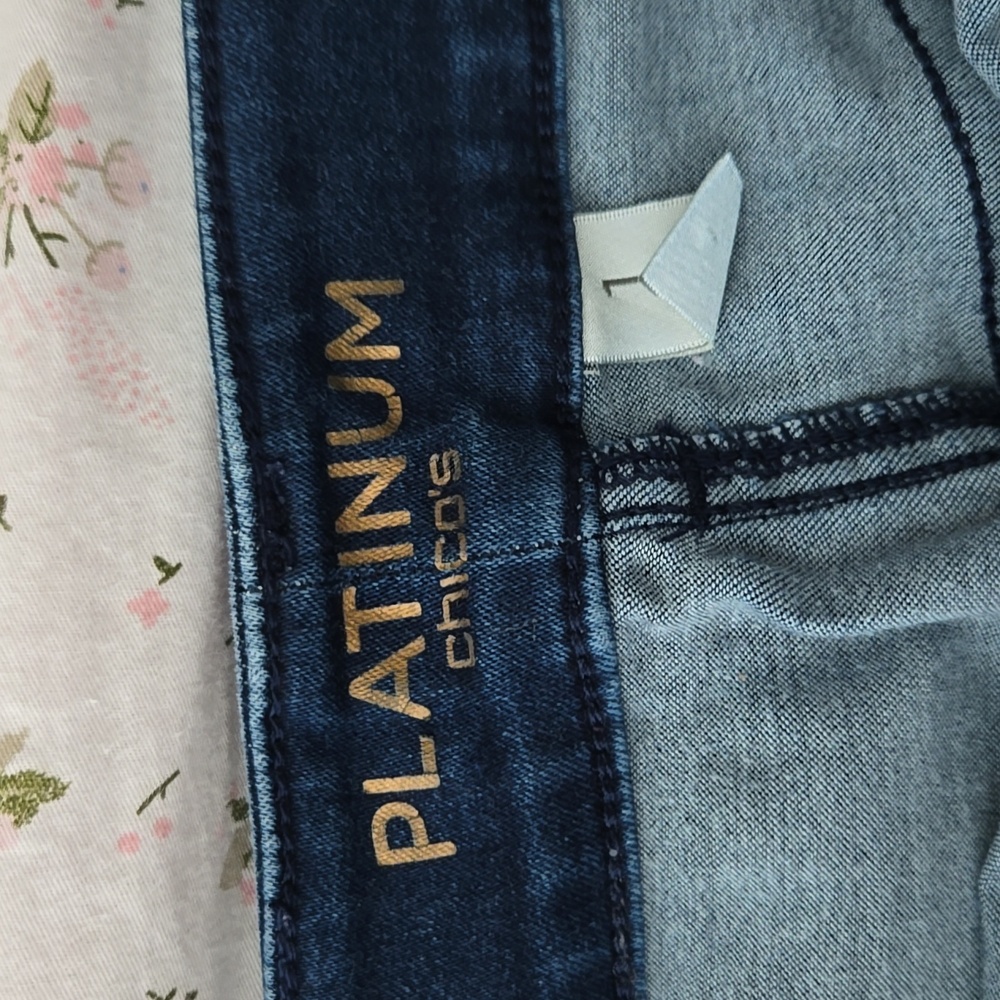 Chico's Jeans in Chico's Size 1 - Picture 4 of 8
